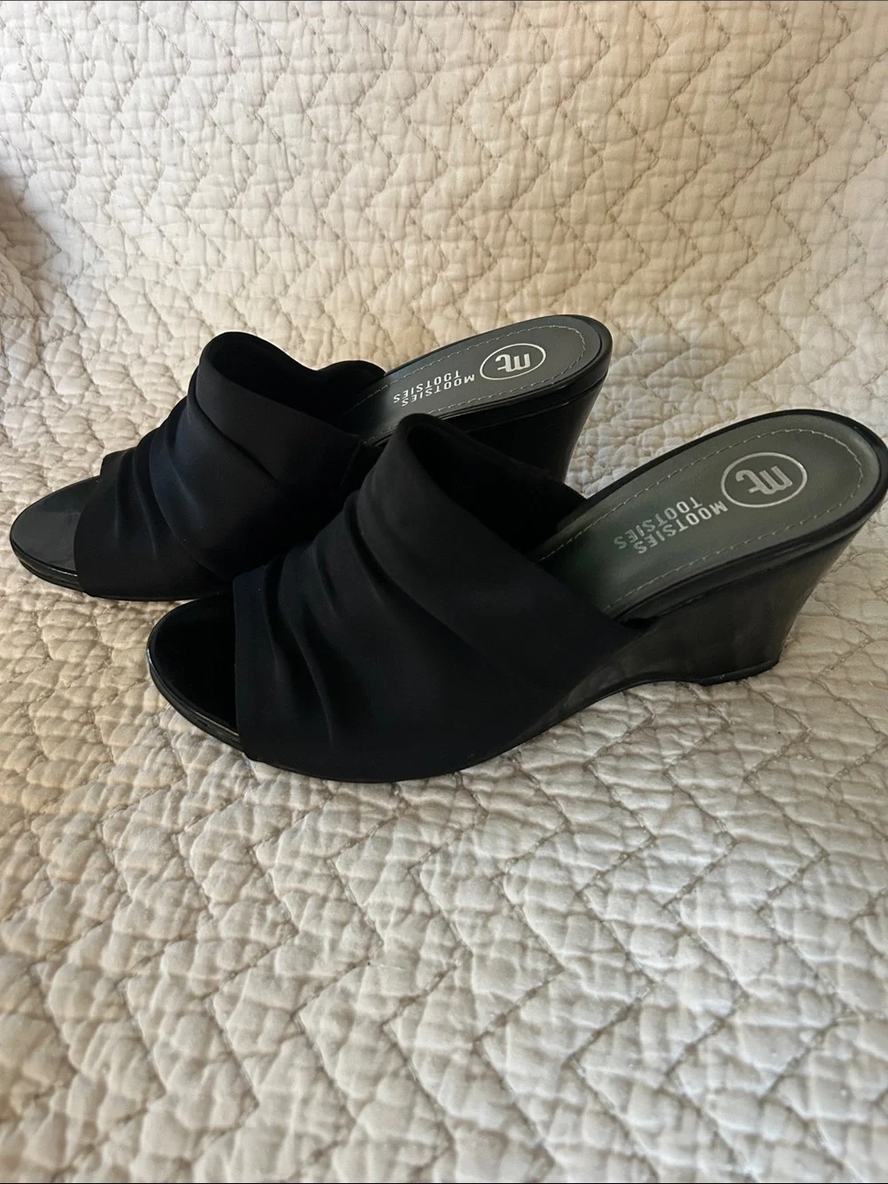 Mootsies Tootsies‎ black Slide Mule ruched upper strap low Wedge heel Size7.5
